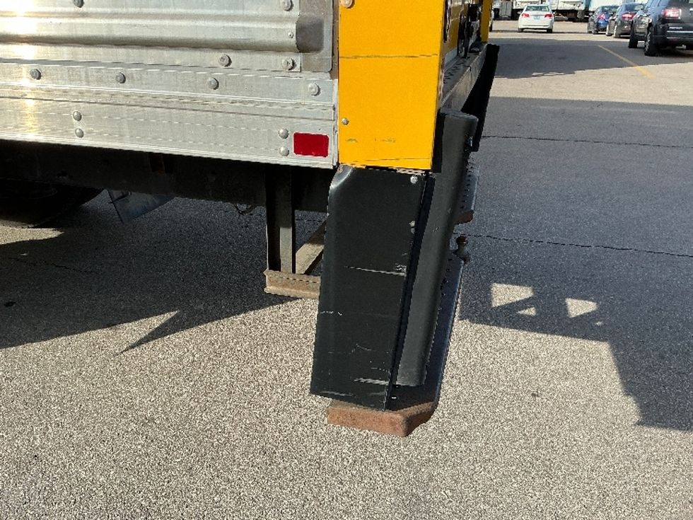 Medium Duty Box Truck-Light and Medium Duty Trucks-International-2021-MV607-Piqua-OH-195,726\n\t\tmiles-$ 43,000 - Image 25