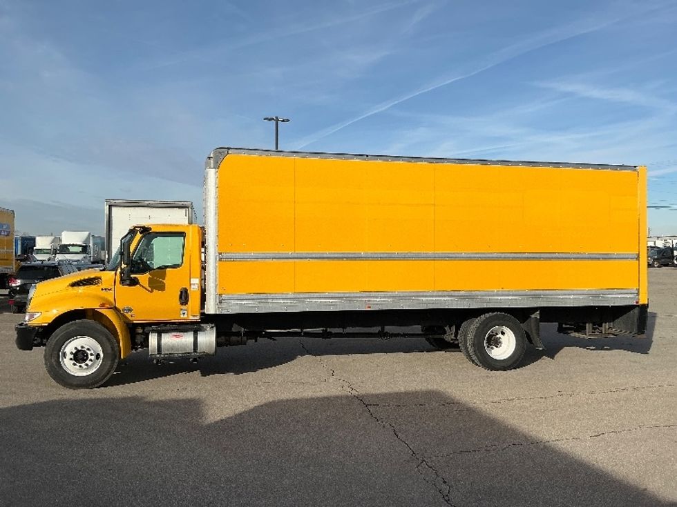 Medium Duty Box Truck-Light and Medium Duty Trucks-International-2021-MV607-Piqua-OH-195,726\n\t\tmiles-$ 43,000 - Image 4