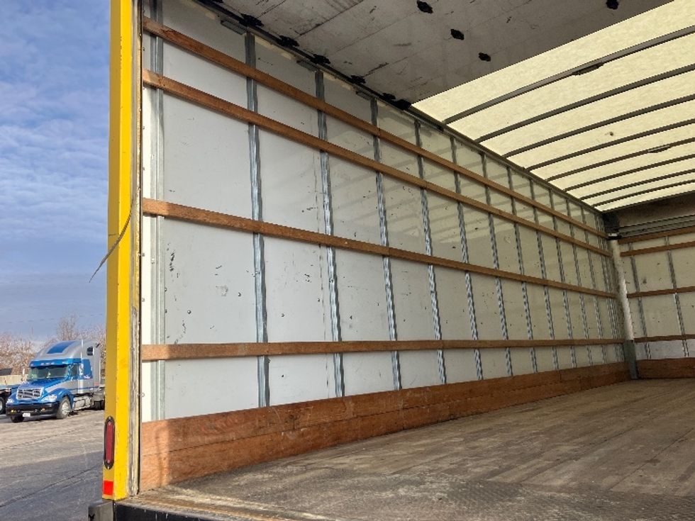 Medium Duty Box Truck-Light and Medium Duty Trucks-International-2021-MV607-Piqua-OH-204,350\n\t\tmiles-$ 41,750 - Image 11