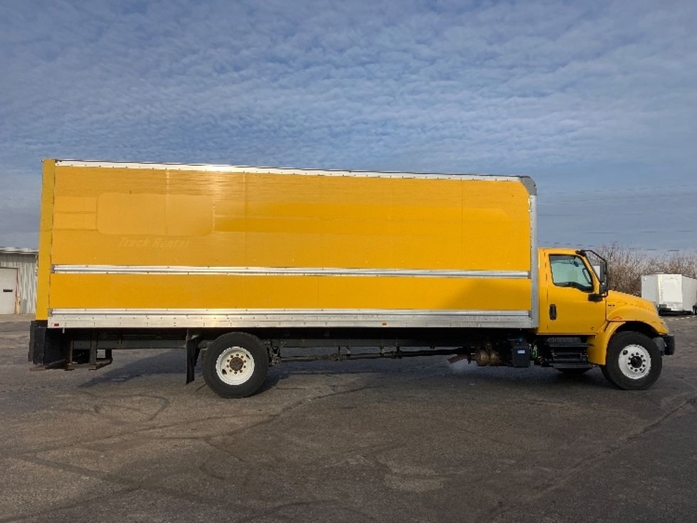 Medium Duty Box Truck-Light and Medium Duty Trucks-International-2021-MV607-Piqua-OH-204,350\n\t\tmiles-$ 41,750 - Image 15