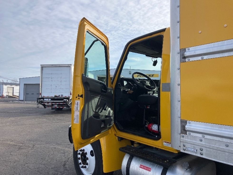 Medium Duty Box Truck-Light and Medium Duty Trucks-International-2021-MV607-Piqua-OH-204,350\n\t\tmiles-$ 41,750 - Image 16