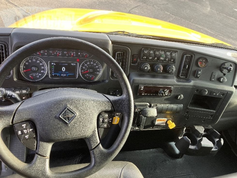 Medium Duty Box Truck-Light and Medium Duty Trucks-International-2021-MV607-Piqua-OH-204,350\n\t\tmiles-$ 41,750 - Image 18