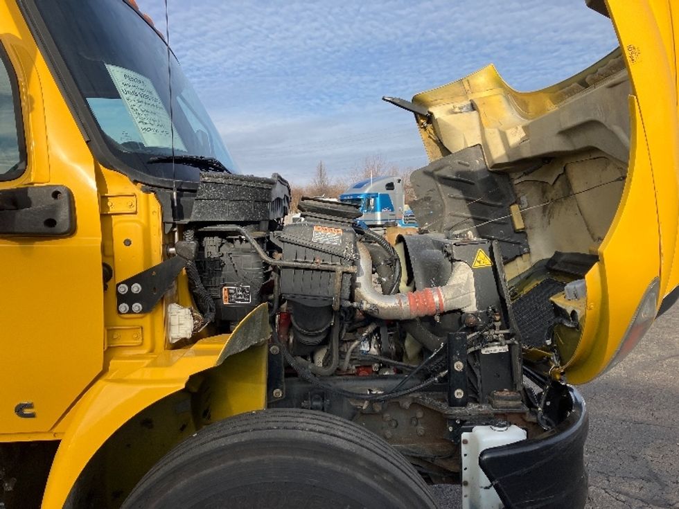 Medium Duty Box Truck-Light and Medium Duty Trucks-International-2021-MV607-Piqua-OH-204,350\n\t\tmiles-$ 41,750 - Image 23