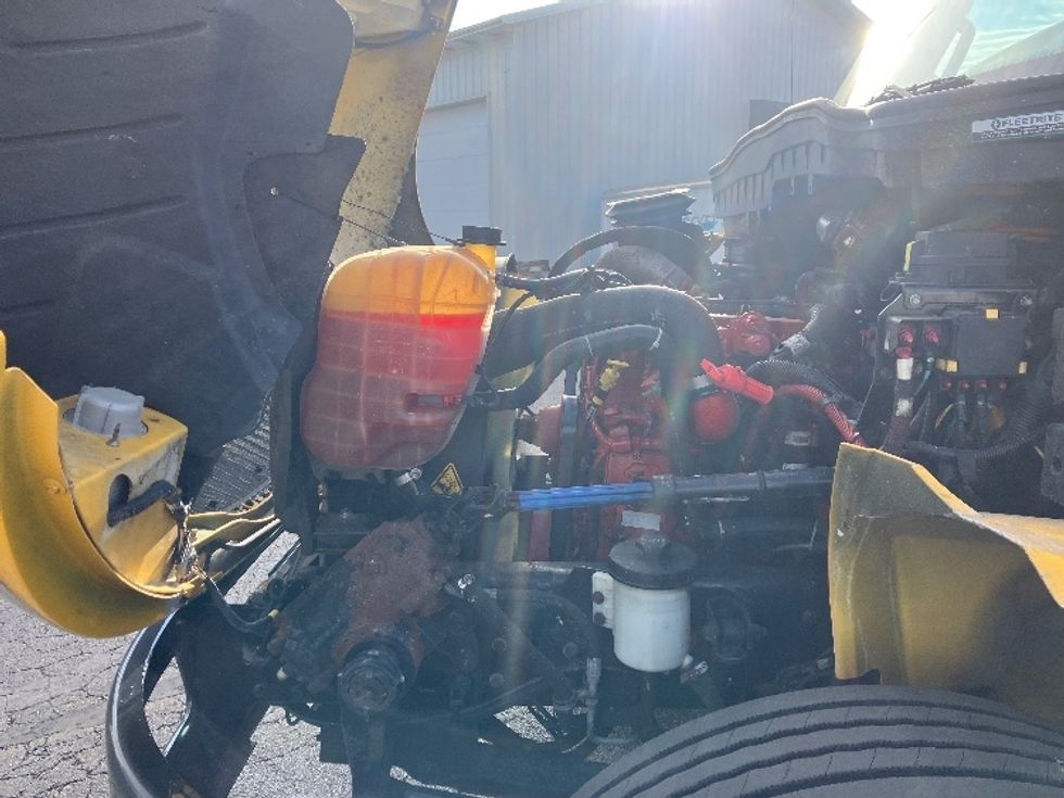 Medium Duty Box Truck-Light and Medium Duty Trucks-International-2021-MV607-Piqua-OH-204,350\n\t\tmiles-$ 41,750 - Image 24