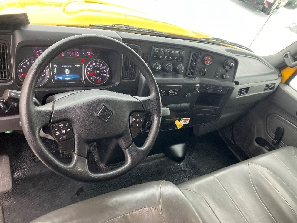 Medium Duty Box Truck-Light and Medium Duty Trucks-International-2021-MV607-Piqua-OH-225,063\n\t\tmiles-$ 38,750 - Image 17