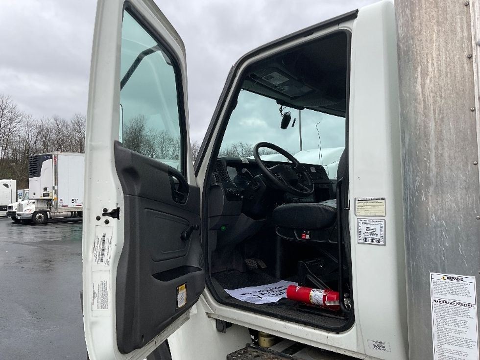 Medium Duty Box Truck-Light and Medium Duty Trucks-International-2021-MV607-Pittsburgh-PA-124,865\n\t\tmiles-$ 63,750 - Image 16