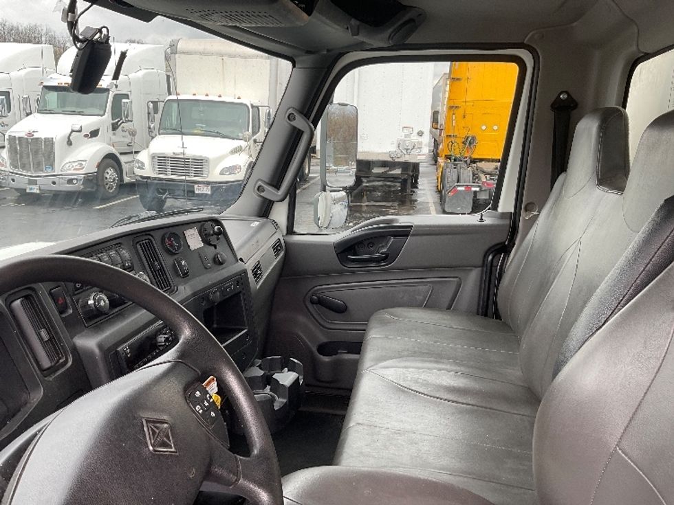 Medium Duty Box Truck-Light and Medium Duty Trucks-International-2021-MV607-Pittsburgh-PA-124,865\n\t\tmiles-$ 63,750 - Image 19