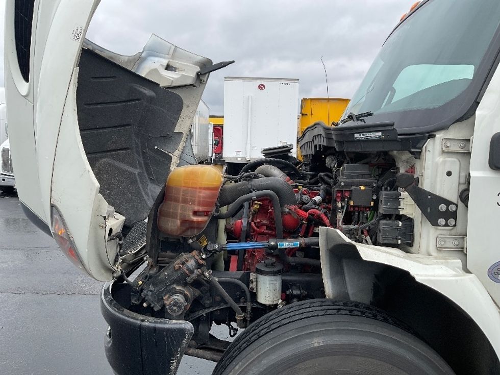 Medium Duty Box Truck-Light and Medium Duty Trucks-International-2021-MV607-Pittsburgh-PA-124,865\n\t\tmiles-$ 63,750 - Image 24