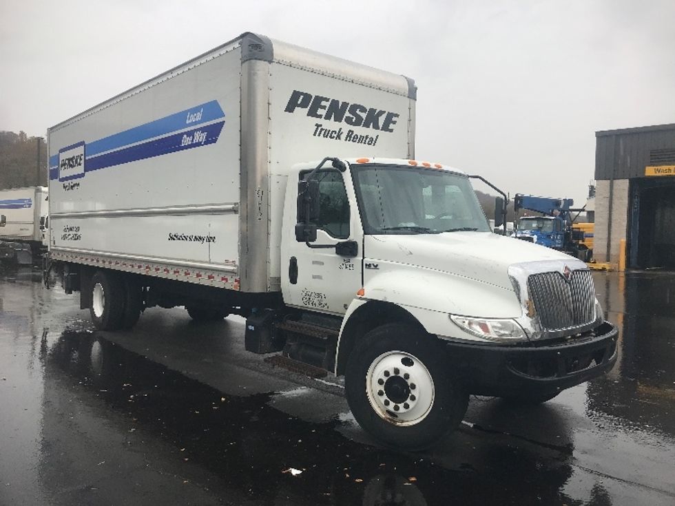 Medium Duty Box Truck-Light and Medium Duty Trucks-International-2021-MV607-Pittsburgh-PA-176,268\n\t\tmiles-$ 59,000 - Image 1