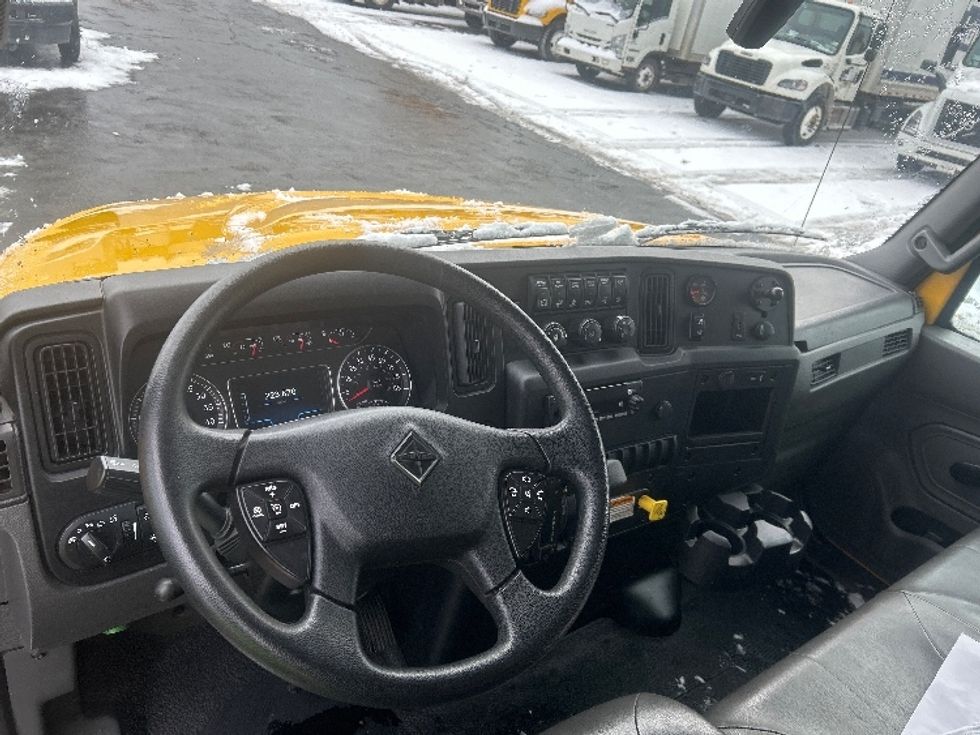 Medium Duty Box Truck-Light and Medium Duty Trucks-International-2021-MV607-Pittsburgh-PA-223,870\n\t\tmiles-$ 37,750 - Image 17