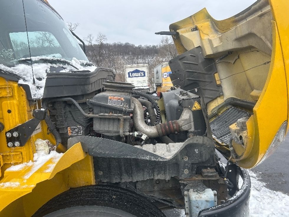 Medium Duty Box Truck-Light and Medium Duty Trucks-International-2021-MV607-Pittsburgh-PA-223,870\n\t\tmiles-$ 37,750 - Image 22