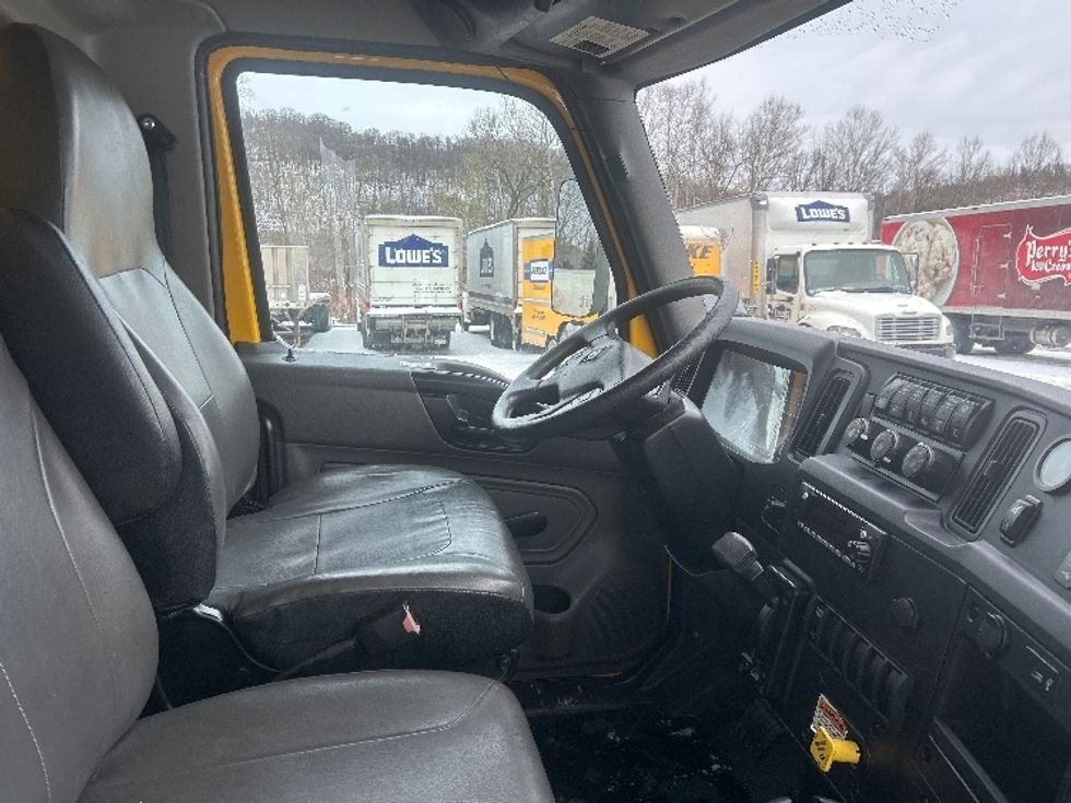 Medium Duty Box Truck-Light and Medium Duty Trucks-International-2021-MV607-Pittsburgh-PA-223,870\n\t\tmiles-$ 37,750 - Image 24