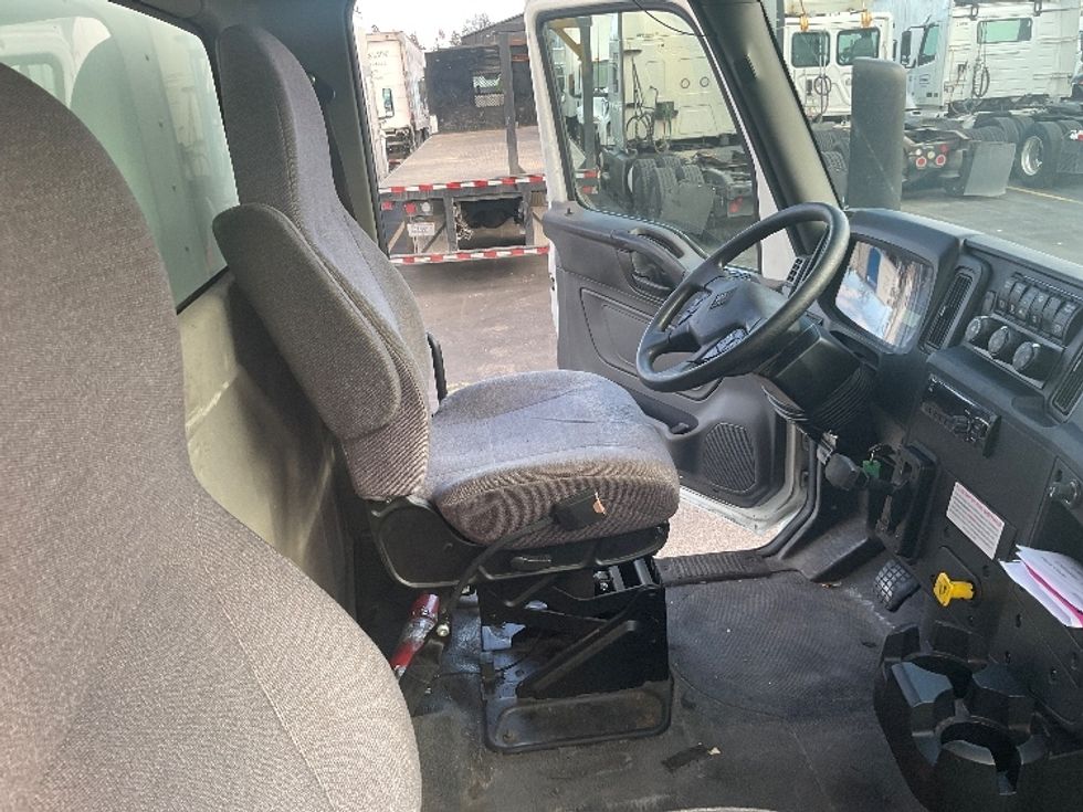 Medium Duty Box Truck-Light and Medium Duty Trucks-International-2021-MV607-Plymouth-MI-108,781\n\t\tmiles-$ 64,500 - Image 22