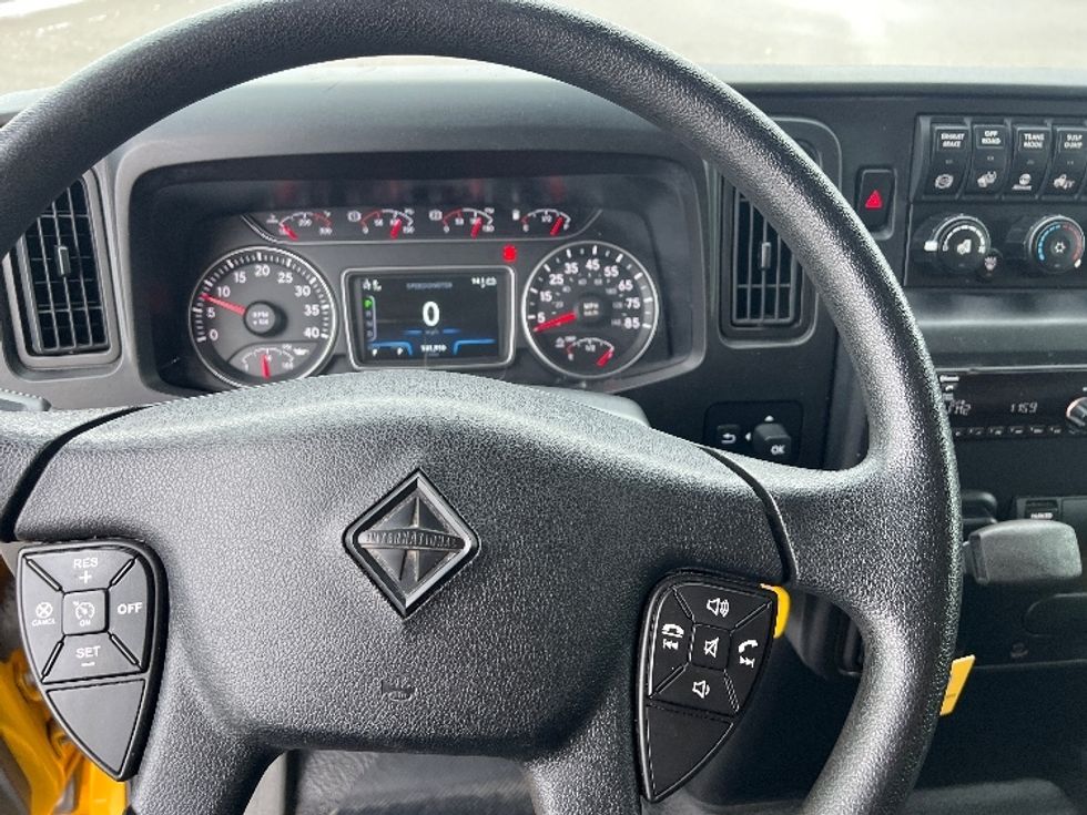 Medium Duty Box Truck-Light and Medium Duty Trucks-International-2021-MV607-Plymouth-MI-141,913\n\t\tmiles-$ 43,250 - Image 17