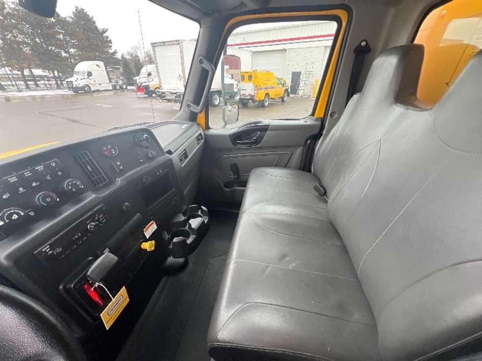 Medium Duty Box Truck-Light and Medium Duty Trucks-International-2021-MV607-Plymouth-MI-141,913\n\t\tmiles-$ 43,250 - Image 18