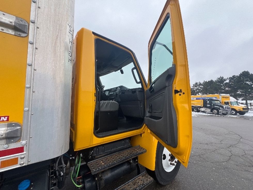 Medium Duty Box Truck-Light and Medium Duty Trucks-International-2021-MV607-Plymouth-MI-141,913\n\t\tmiles-$ 43,250 - Image 19