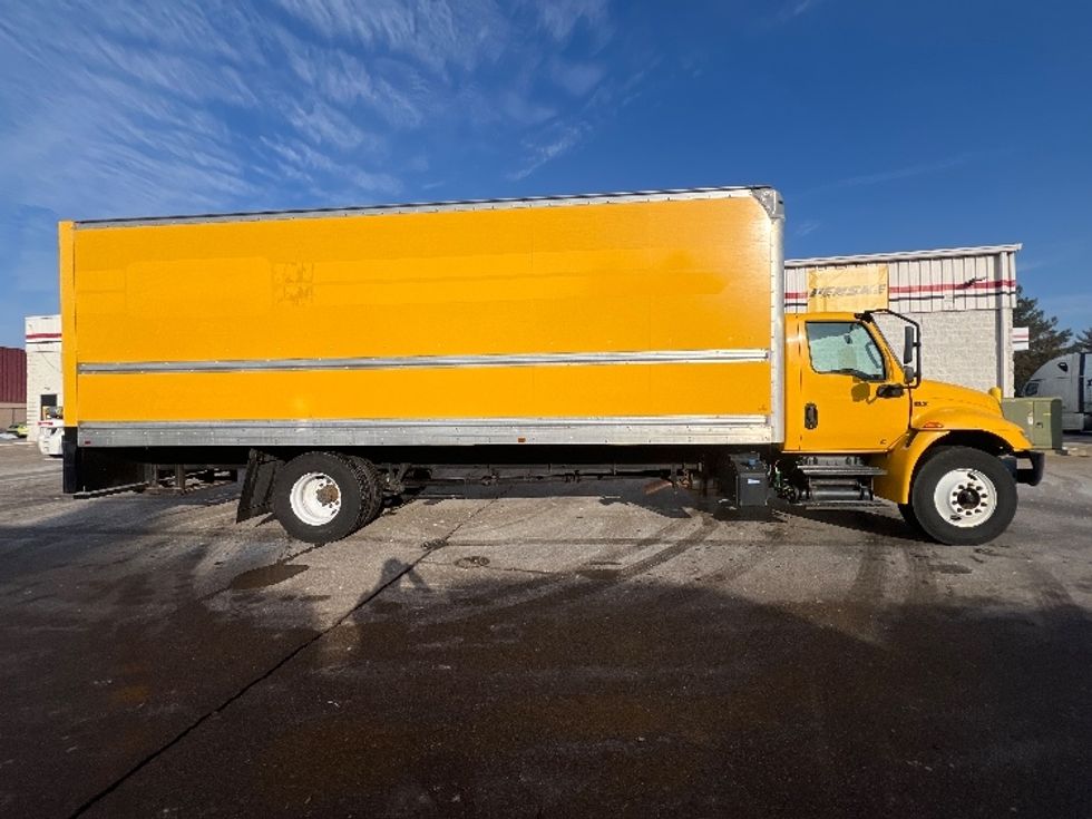 Medium Duty Box Truck-Light and Medium Duty Trucks-International-2021-MV607-Plymouth-MI-186,641\n\t\tmiles-$ 43,000 - Image 15