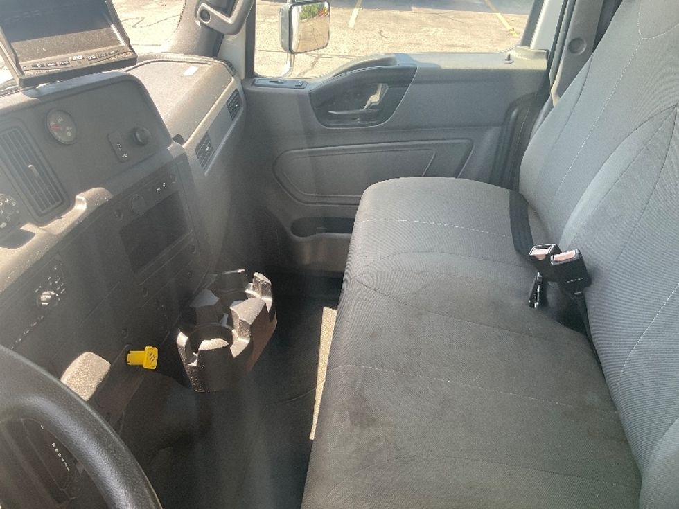 Medium Duty Box Truck-Light and Medium Duty Trucks-International-2021-MV607-Plymouth-MI-206,906\n\t\tmiles-$ 55,000 - Image 19