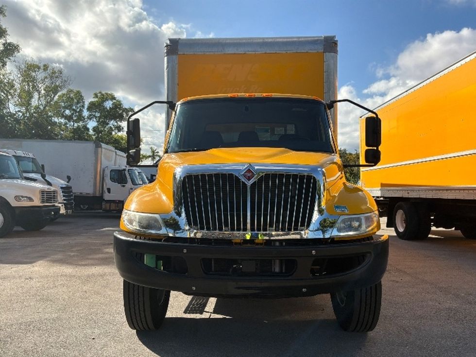 Medium Duty Box Truck-Light and Medium Duty Trucks-International-2021-MV607-Pompano Beach-FL-160,338\n\t\tmiles-$ 48,000 - Image 2