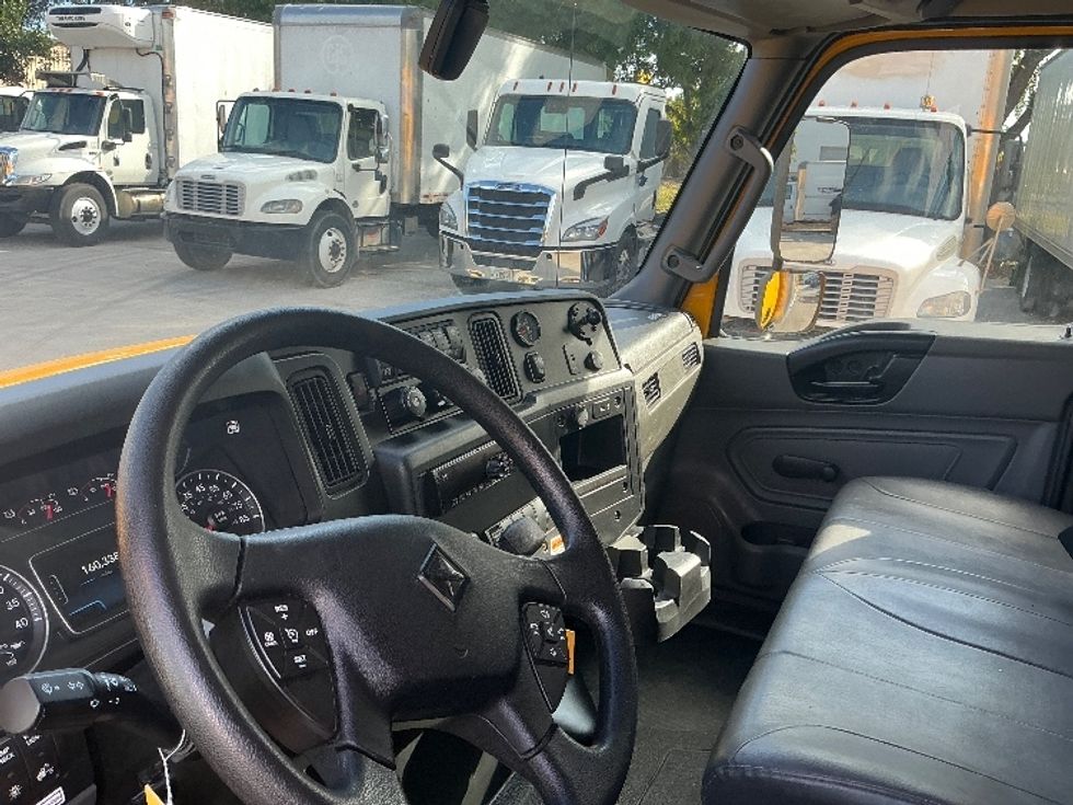 Medium Duty Box Truck-Light and Medium Duty Trucks-International-2021-MV607-Pompano Beach-FL-160,338\n\t\tmiles-$ 48,000 - Image 17