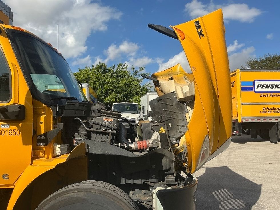 Medium Duty Box Truck-Light and Medium Duty Trucks-International-2021-MV607-Pompano Beach-FL-160,338\n\t\tmiles-$ 48,000 - Image 23