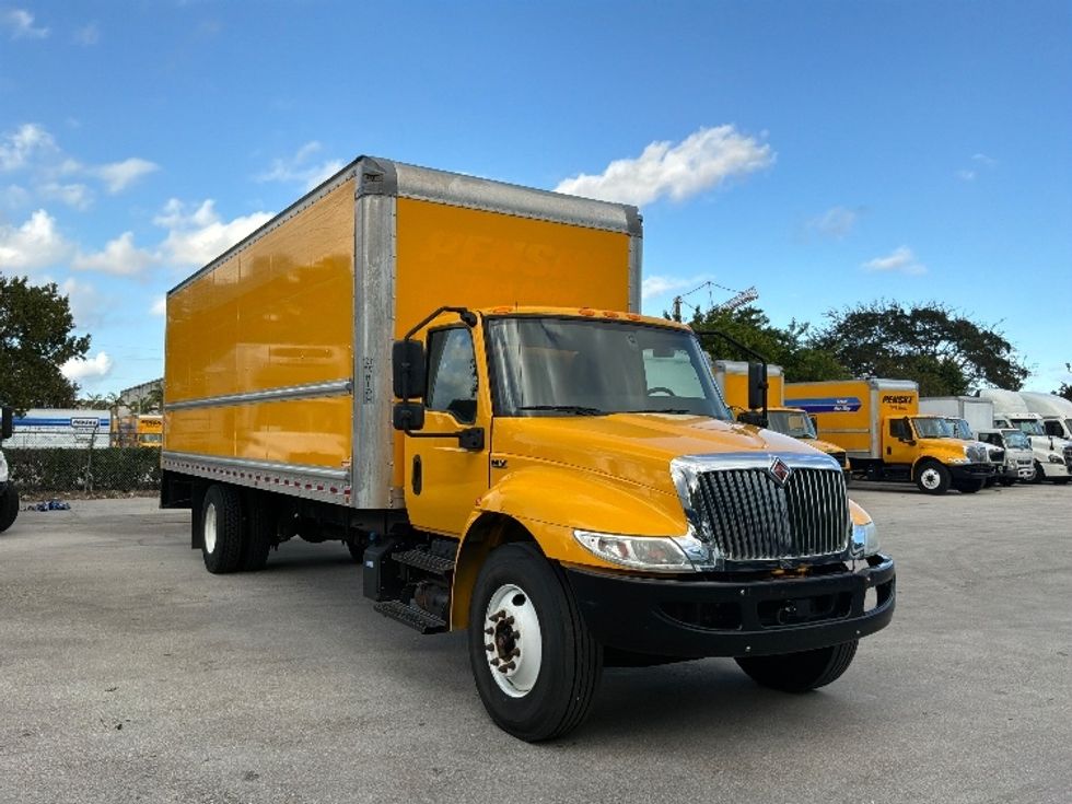 Medium Duty Box Truck-Light and Medium Duty Trucks-International-2021-MV607-Pompano Beach-FL-196,094\n\t\tmiles-$ 42,750 - Image 1