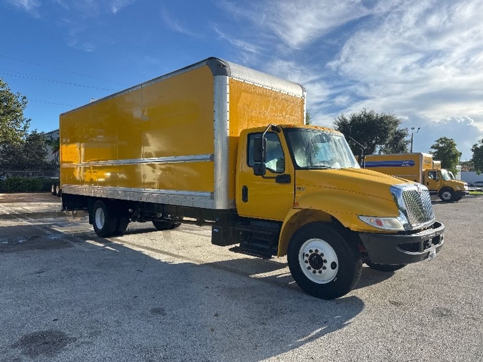 Medium Duty Box Truck-Light and Medium Duty Trucks-International-2021-MV607-Pompano Beach-FL-235,559\n\t\tmiles-$ 40,000 - Image 1