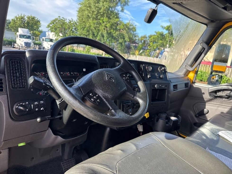 Medium Duty Box Truck-Light and Medium Duty Trucks-International-2021-MV607-Pompano Beach-FL-235,559\n\t\tmiles-$ 40,000 - Image 16