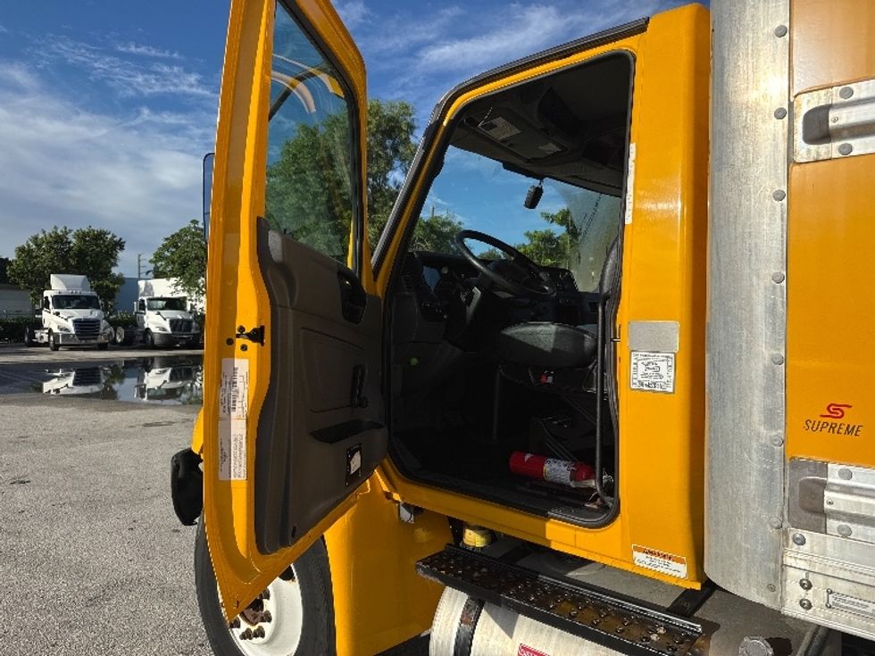 Medium Duty Box Truck-Light and Medium Duty Trucks-International-2021-MV607-Pompano Beach-FL-235,559\n\t\tmiles-$ 40,000 - Image 15