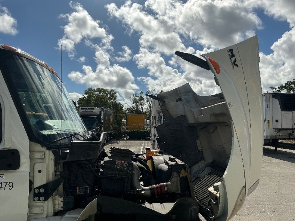 Medium Duty Box Truck-Light and Medium Duty Trucks-International-2021-MV607-Pompano Beach-FL-265,373\n\t\tmiles-$ 37,750 - Image 21