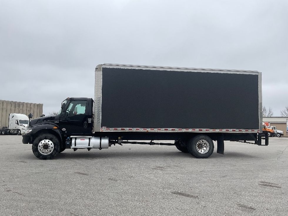 Medium Duty Box Truck-Light and Medium Duty Trucks-International-2021-MV607-Poplar Bluff-MO-173,449\n\t\tmiles-$ 14,250 - Image 4