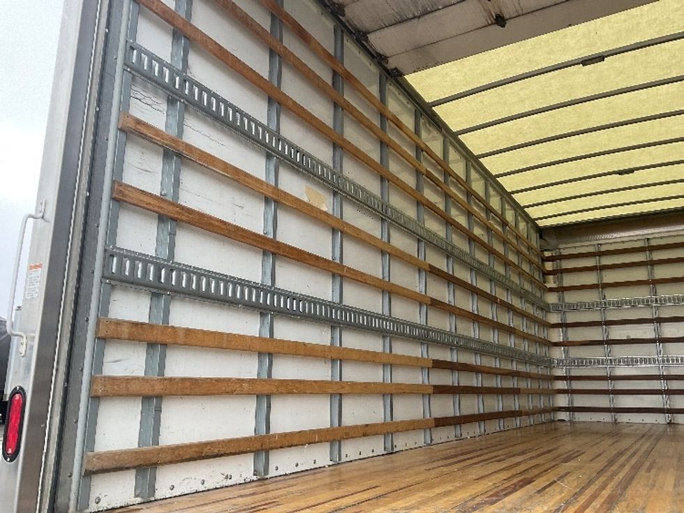 Medium Duty Box Truck-Light and Medium Duty Trucks-International-2021-MV607-Poplar Bluff-MO-173,449\n\t\tmiles-$ 14,250 - Image 11