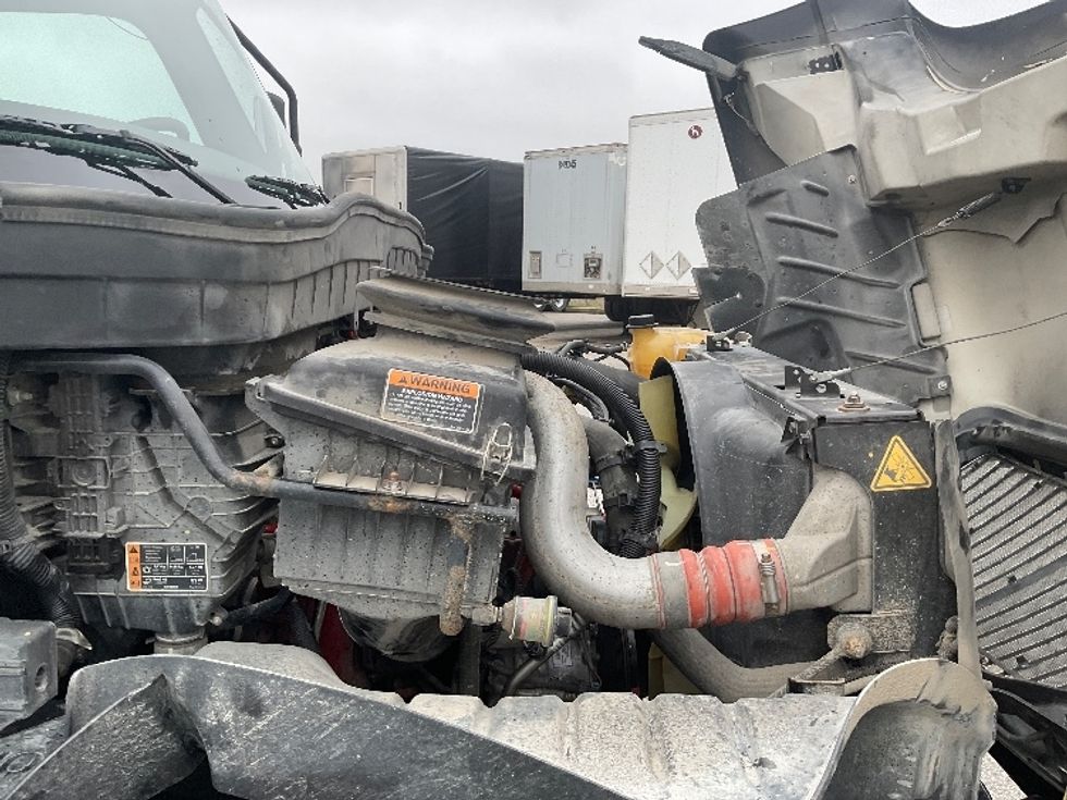 Medium Duty Box Truck-Light and Medium Duty Trucks-International-2021-MV607-Poplar Bluff-MO-173,449\n\t\tmiles-$ 14,250 - Image 23