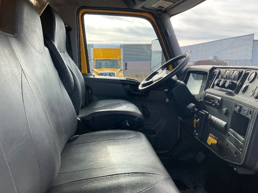 Medium Duty Box Truck-Light and Medium Duty Trucks-International-2021-MV607-Poplar Bluff-MO-196,924\n\t\tmiles-$ 42,750 - Image 22