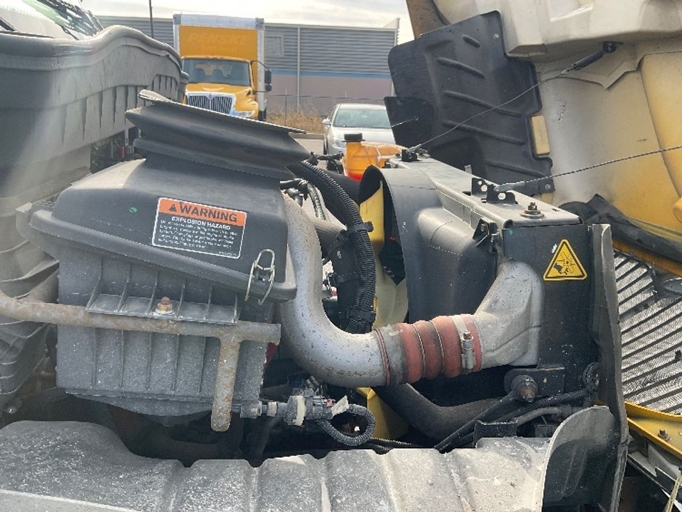 Medium Duty Box Truck-Light and Medium Duty Trucks-International-2021-MV607-Poplar Bluff-MO-196,924\n\t\tmiles-$ 42,750 - Image 23