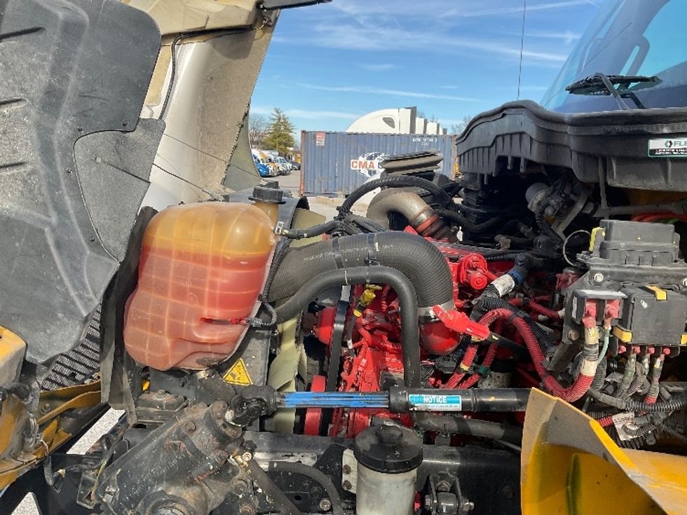 Medium Duty Box Truck-Light and Medium Duty Trucks-International-2021-MV607-Poplar Bluff-MO-196,924\n\t\tmiles-$ 42,750 - Image 24