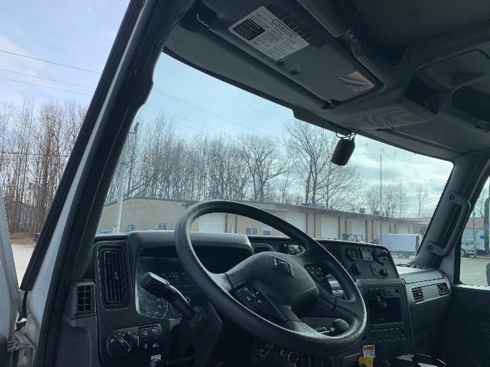 Medium Duty Box Truck-Light and Medium Duty Trucks-International-2021-MV607-Poplar Bluff-MO-220,662\n\t\tmiles-$ 51,000 - Image 17
