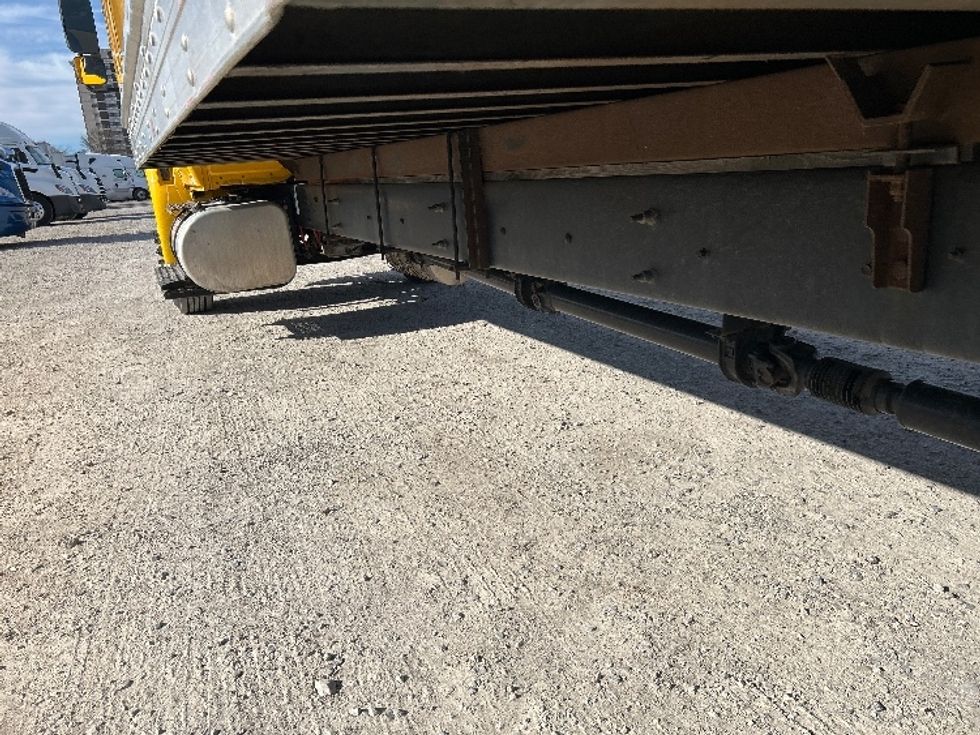 Medium Duty Box Truck-Light and Medium Duty Trucks-International-2021-MV607-Poplar Bluff-MO-231,319\n\t\tmiles-$ 37,750 - Image 5