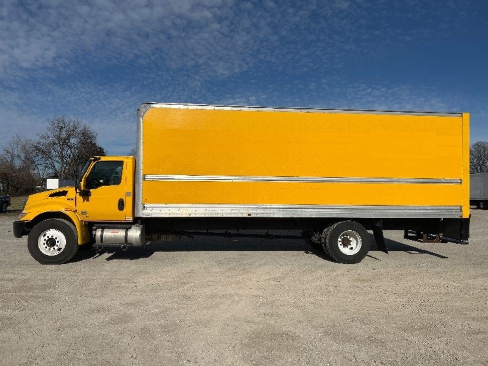 Medium Duty Box Truck-Light and Medium Duty Trucks-International-2021-MV607-Poplar Bluff-MO-231,319\n\t\tmiles-$ 37,750 - Image 4