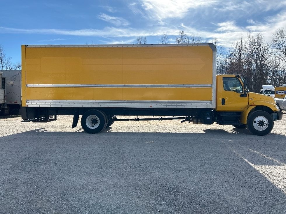 Medium Duty Box Truck-Light and Medium Duty Trucks-International-2021-MV607-Poplar Bluff-MO-231,319\n\t\tmiles-$ 37,750 - Image 15