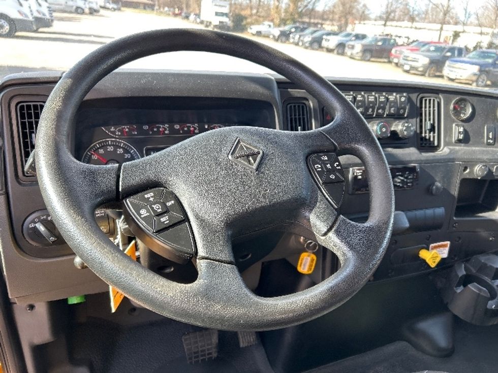 Medium Duty Box Truck-Light and Medium Duty Trucks-International-2021-MV607-Poplar Bluff-MO-231,319\n\t\tmiles-$ 37,750 - Image 18