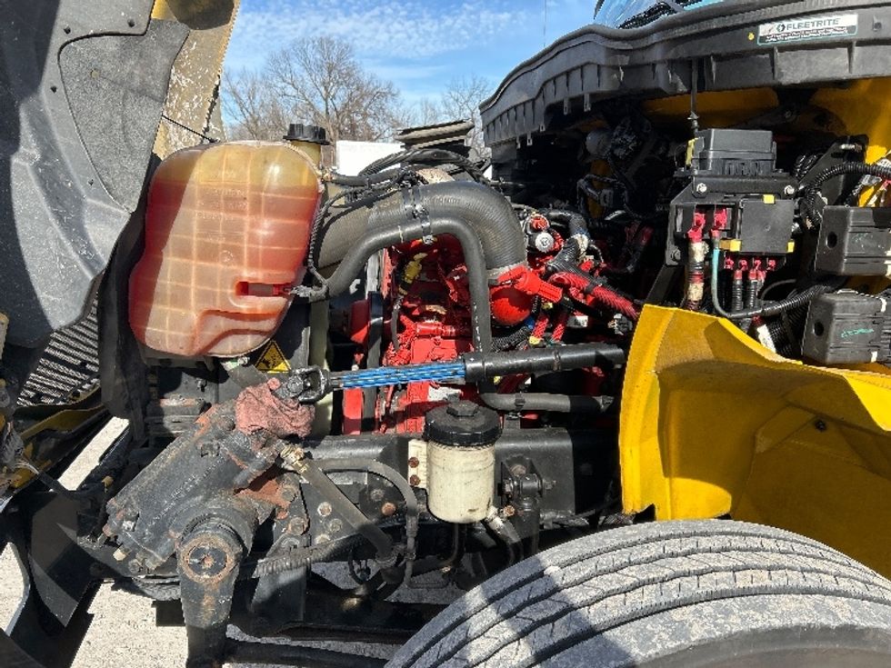 Medium Duty Box Truck-Light and Medium Duty Trucks-International-2021-MV607-Poplar Bluff-MO-231,319\n\t\tmiles-$ 37,750 - Image 24