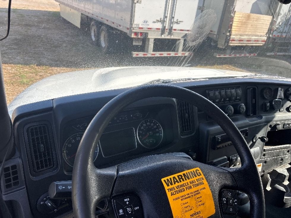 Medium Duty Box Truck-Light and Medium Duty Trucks-International-2021-MV607-Poplar Bluff-MO-332,040\n\t\tmiles-$ 12,000 - Image 17