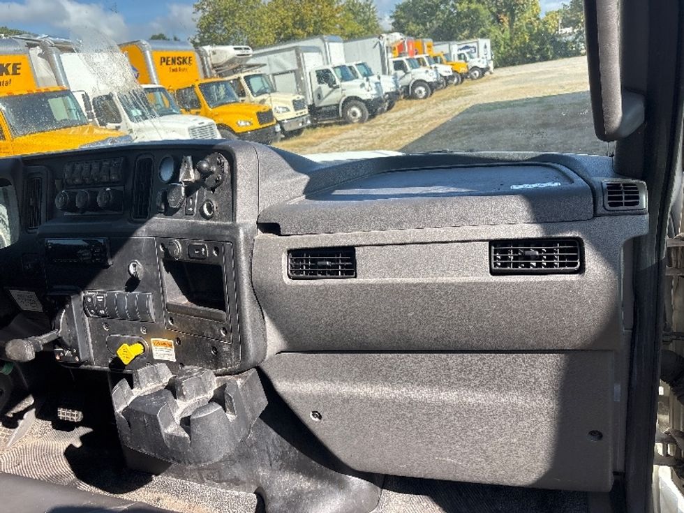 Medium Duty Box Truck-Light and Medium Duty Trucks-International-2021-MV607-Poplar Bluff-MO-332,040\n\t\tmiles-$ 12,000 - Image 21