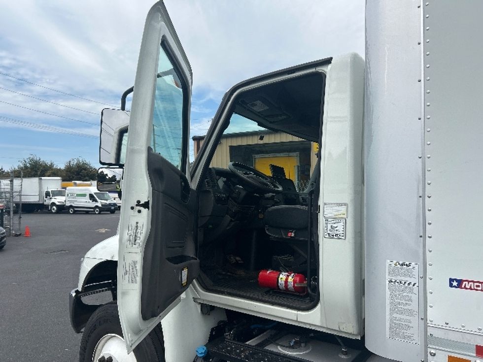 Medium Duty Box Truck-Light and Medium Duty Trucks-International-2021-MV607-Portland-OR-117,011\n\t\tmiles-$ 58,000 - Image 16