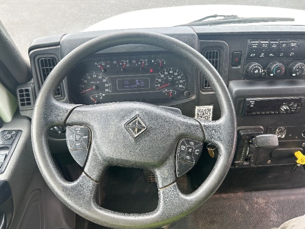 Medium Duty Box Truck-Light and Medium Duty Trucks-International-2021-MV607-Portland-OR-117,011\n\t\tmiles-$ 58,000 - Image 18