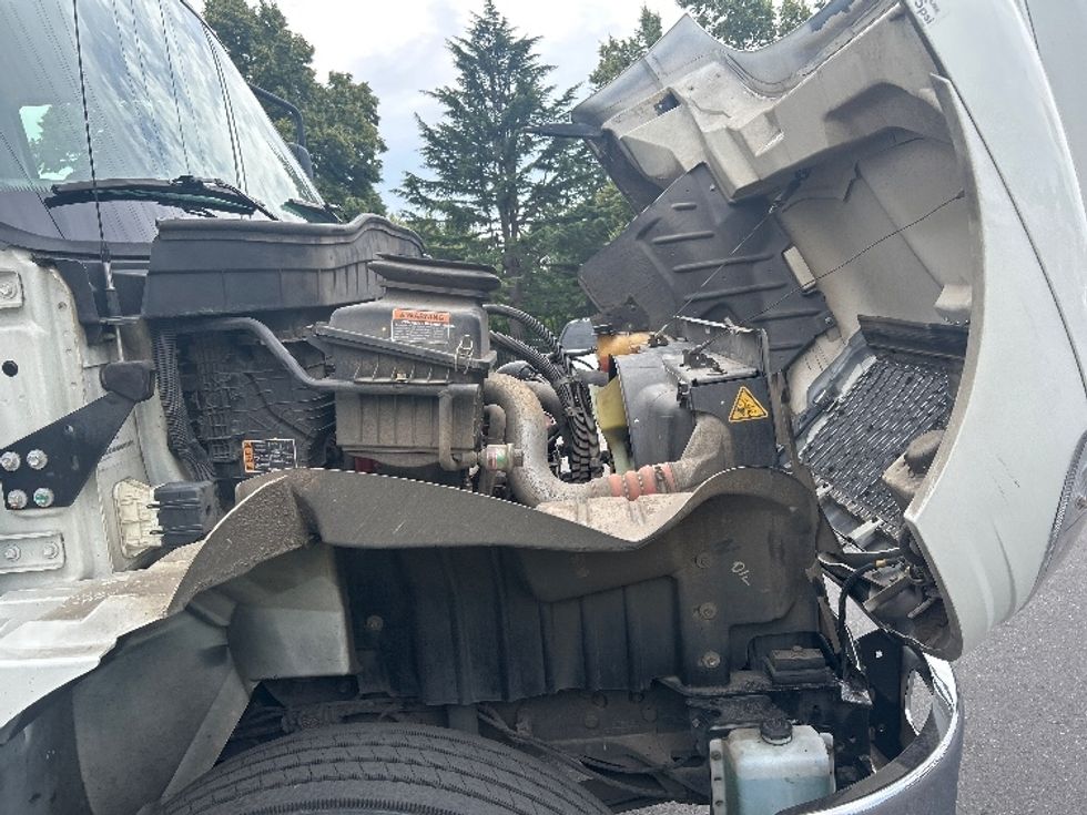 Medium Duty Box Truck-Light and Medium Duty Trucks-International-2021-MV607-Portland-OR-117,011\n\t\tmiles-$ 58,000 - Image 23