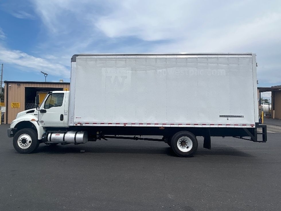 Medium Duty Box Truck-Light and Medium Duty Trucks-International-2021-MV607-Portland-OR-117,011\n\t\tmiles-$ 58,000 - Image 4