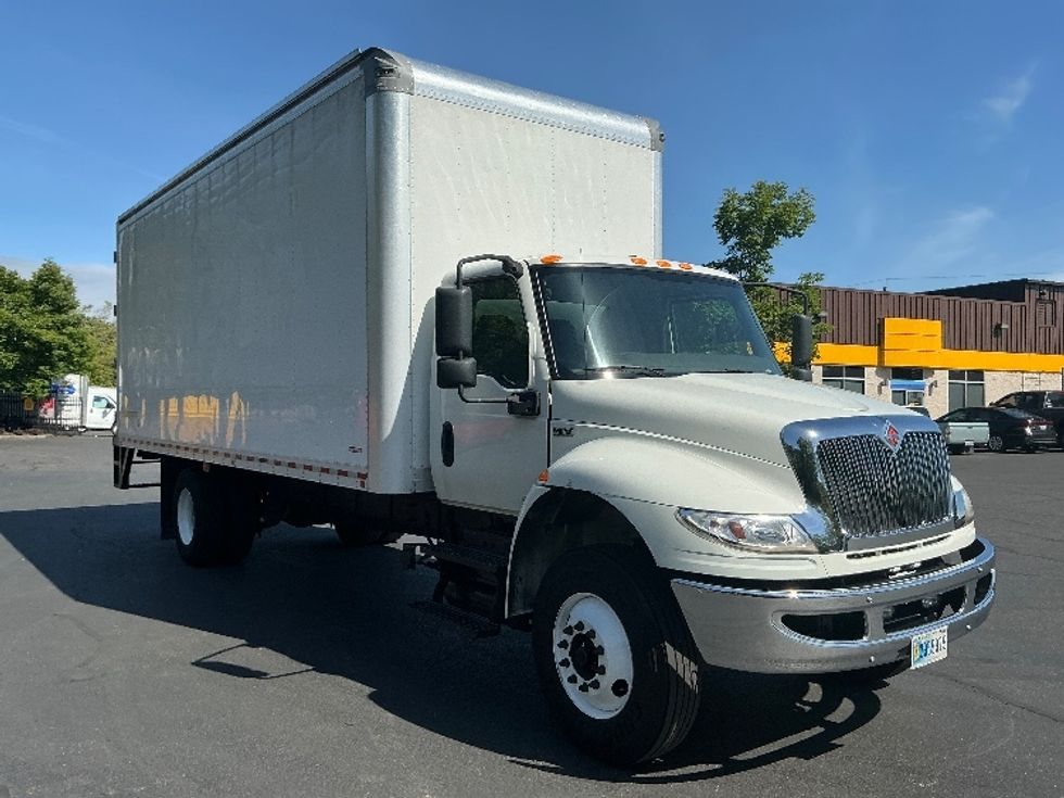 Medium Duty Box Truck-Light and Medium Duty Trucks-International-2021-MV607-Portland-OR-133,802\n\t\tmiles-$ 56,500 - Image 1