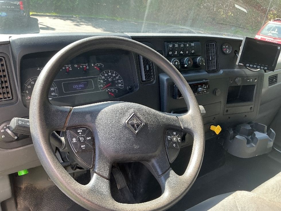 Medium Duty Box Truck-Light and Medium Duty Trucks-International-2021-MV607-Portland-OR-133,802\n\t\tmiles-$ 56,500 - Image 18